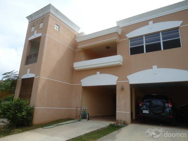 Venta de casa en Guavate con media cuerda de terreno - 2